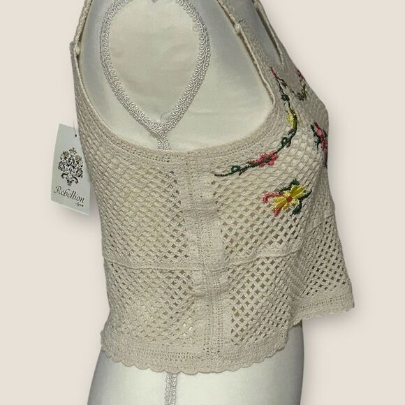 Rebellion | NWT Women's Ivory Floral Crocheted Crop Top. Size M - Picture 7 of 10